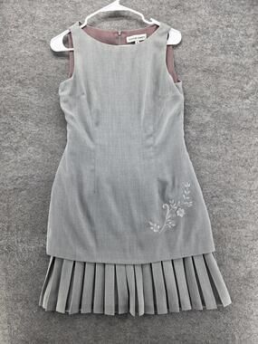 Hannah Hardy Dress Womens 8 Gray Sheath Pleated Hem Embroidered Work Career